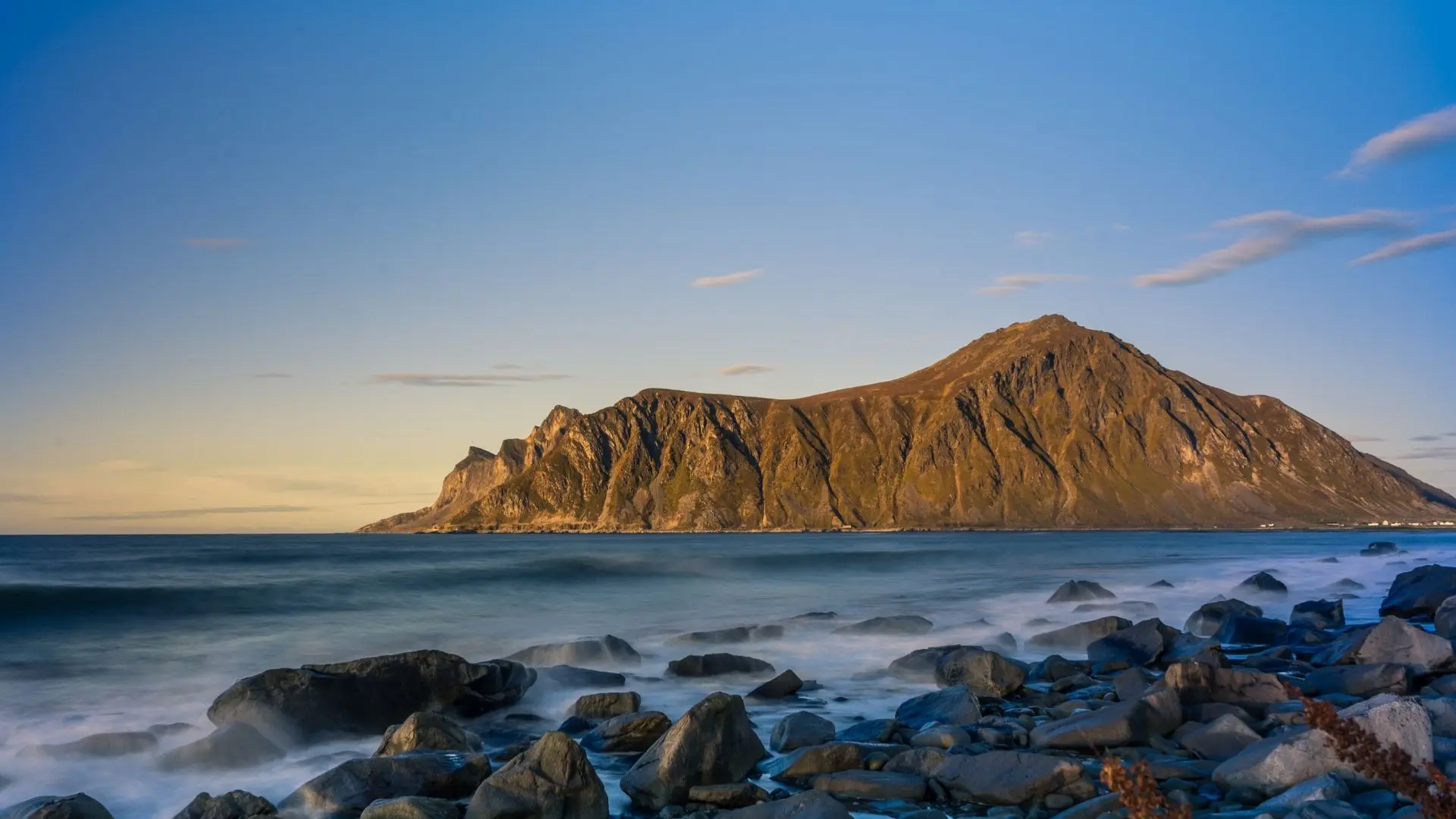 La plage de Skagsanden aux Lofoten, en Norvège
